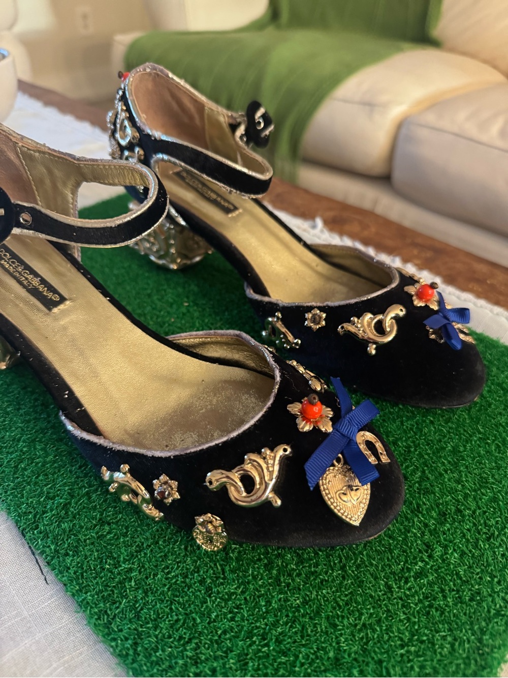 Dolce & Gabbana Black Velvet Baroque Embellished Mary Jane Heels Italy 39 RARE - Picture 6 of 16